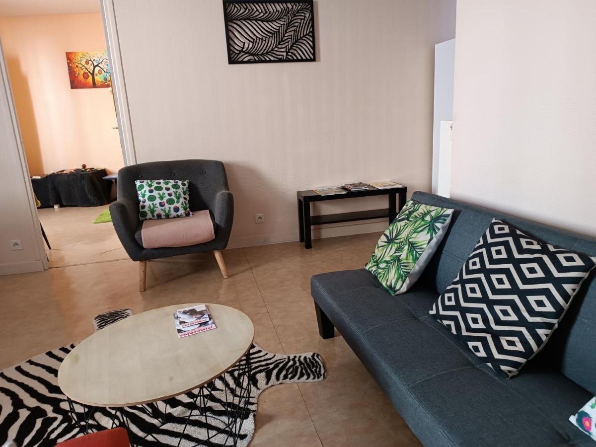 Cap Coutellerie - Sejours Pros Ou Familles En Hypercentre De Thiers Exterior foto