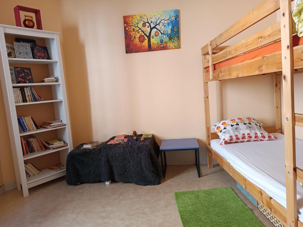 Cap Coutellerie - Sejours Pros Ou Familles En Hypercentre De Thiers Exterior foto