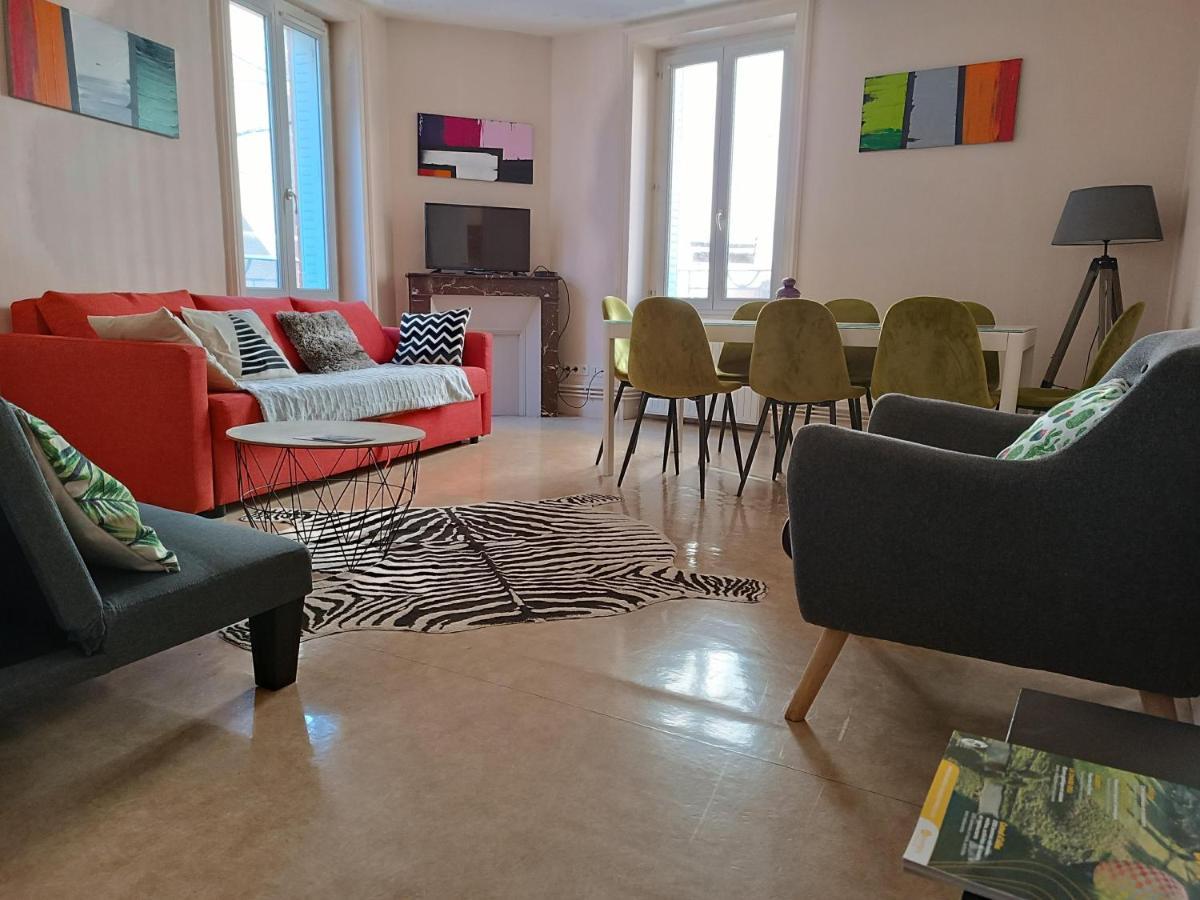 Cap Coutellerie - Sejours Pros Ou Familles En Hypercentre De Thiers Exterior foto
