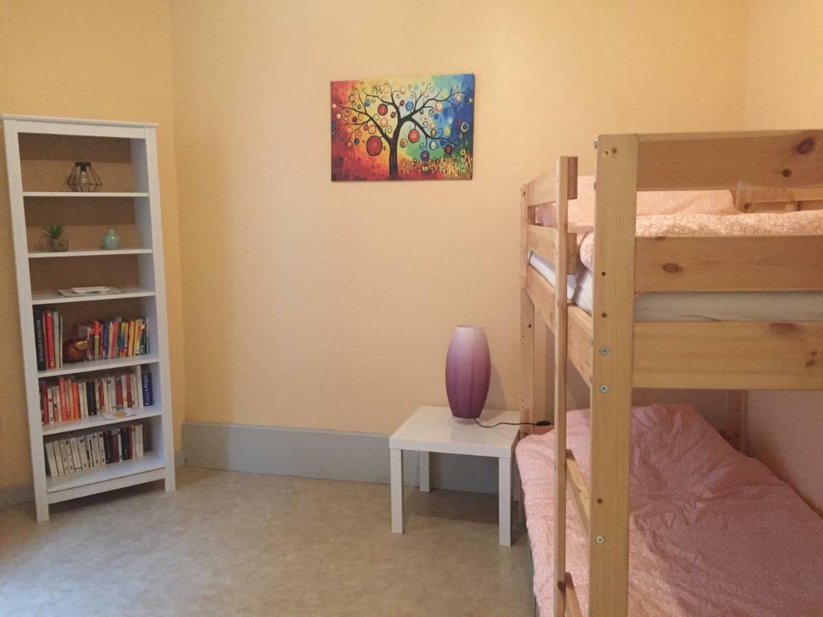 Cap Coutellerie - Sejours Pros Ou Familles En Hypercentre De Thiers Exterior foto