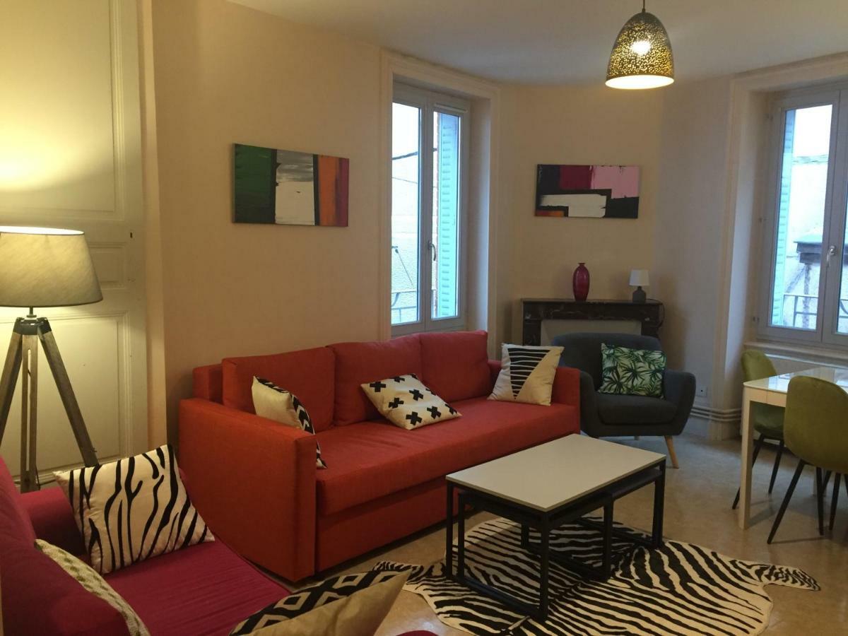 Cap Coutellerie - Sejours Pros Ou Familles En Hypercentre De Thiers Exterior foto